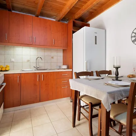 Traditional House Lygia ليغيا