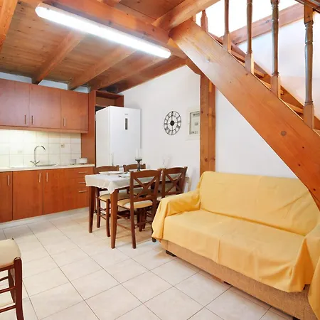 Traditional House Lygia شقة ليغيا