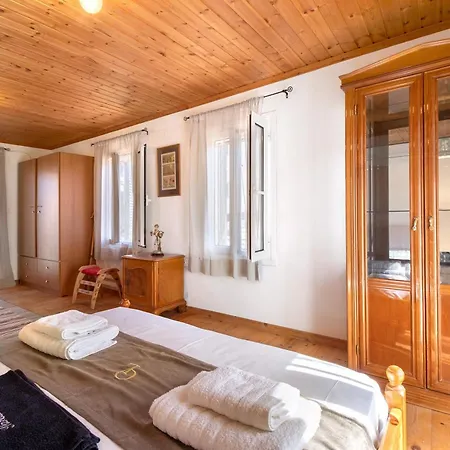 Traditional House Lygia *